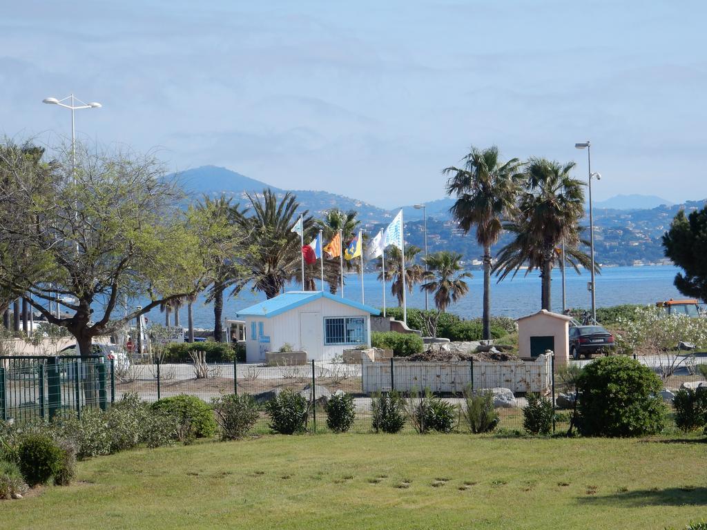 Les Marines De Gassin Apartamento Exterior foto